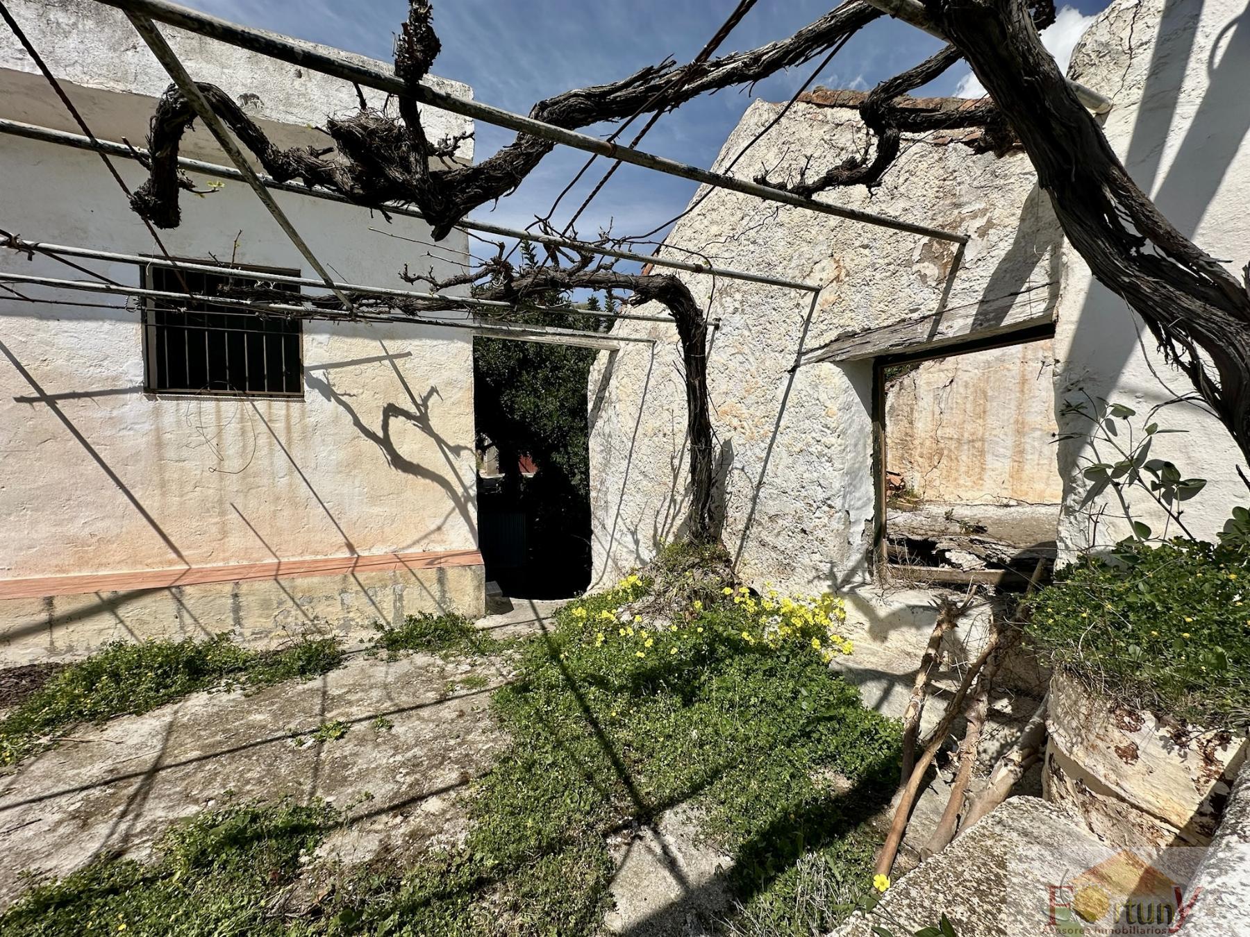 Venta de finca rústica en Otívar