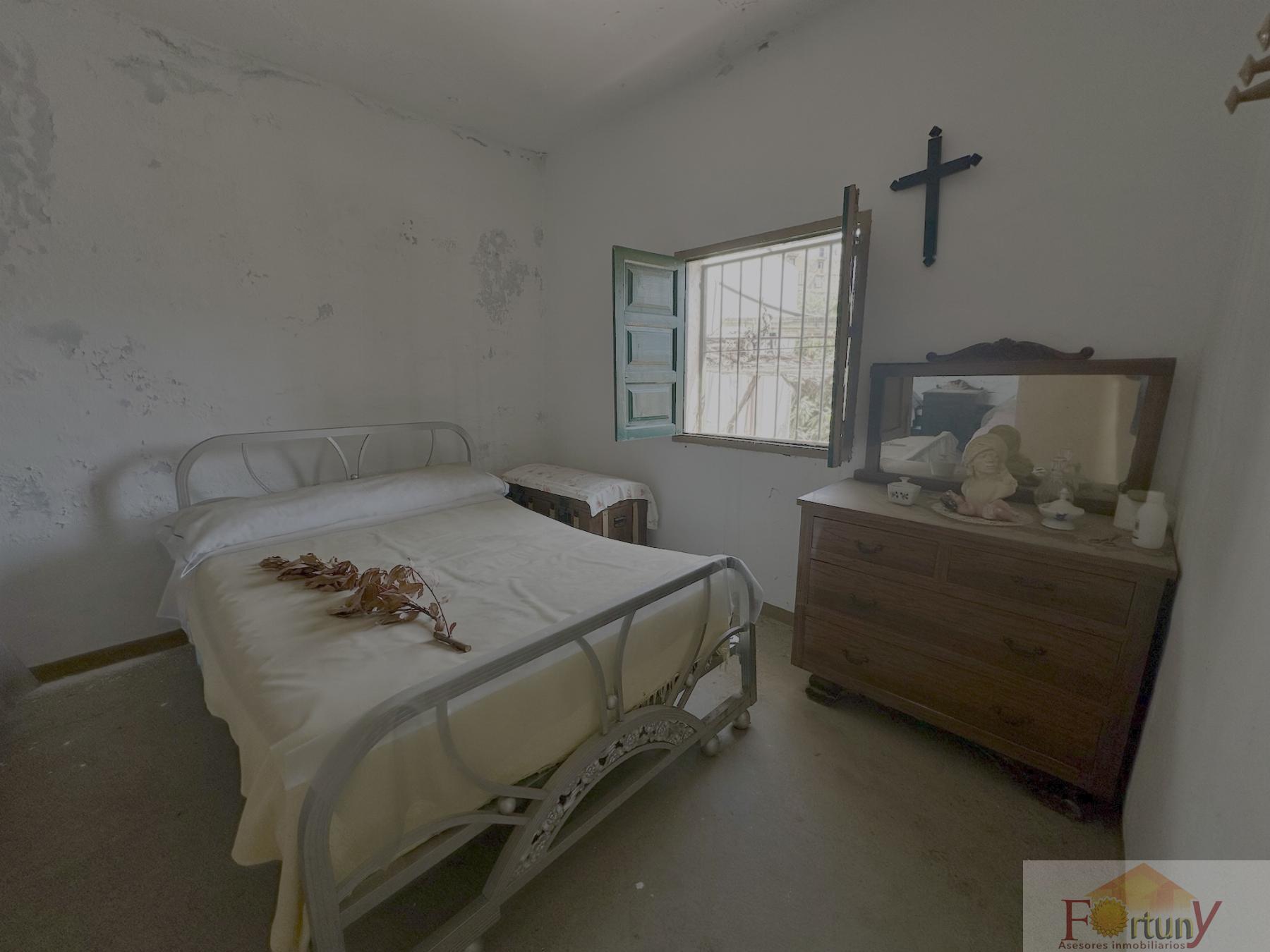 Venta de finca rústica en Otívar