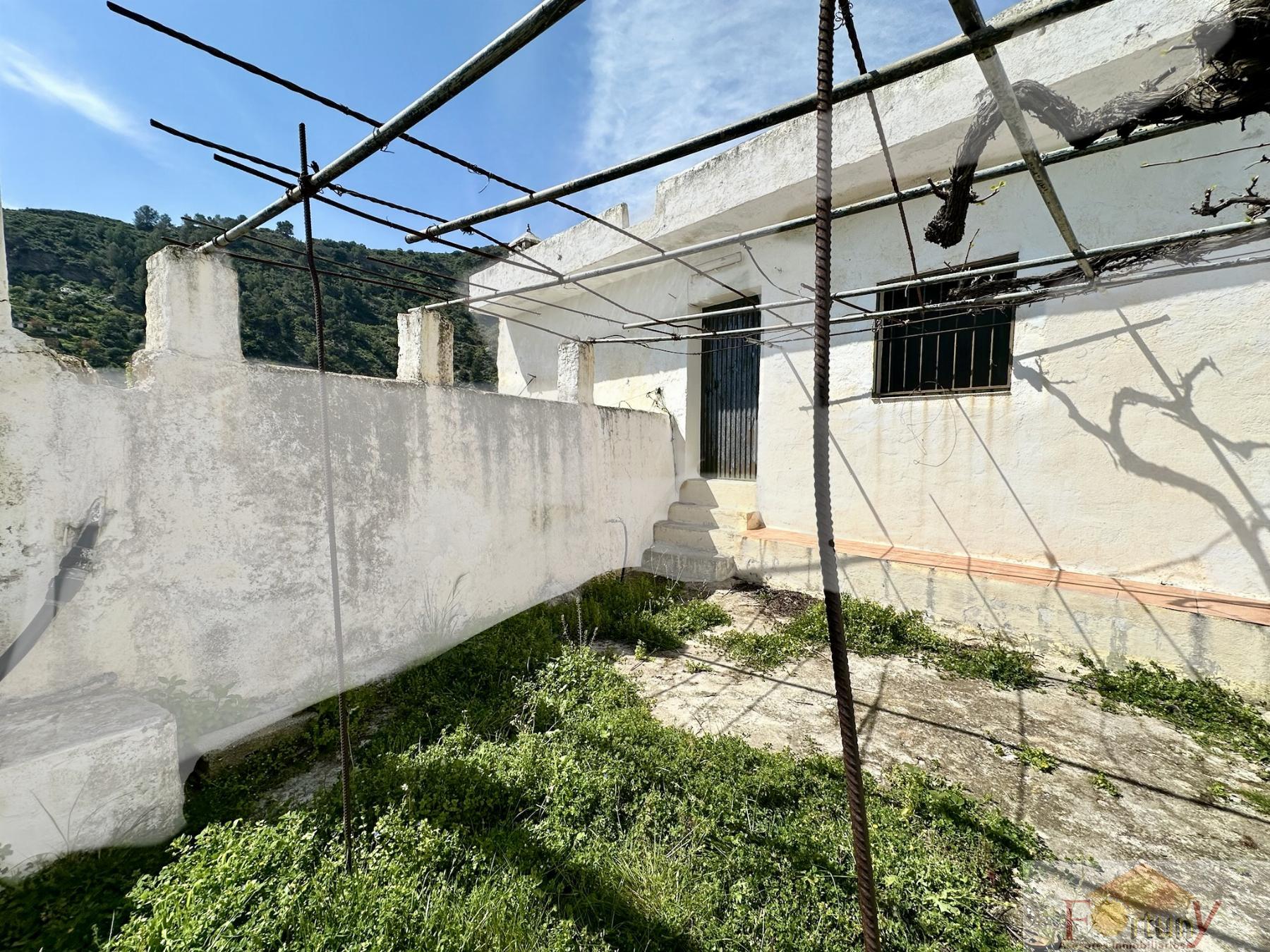 Venta de finca rústica en Otívar