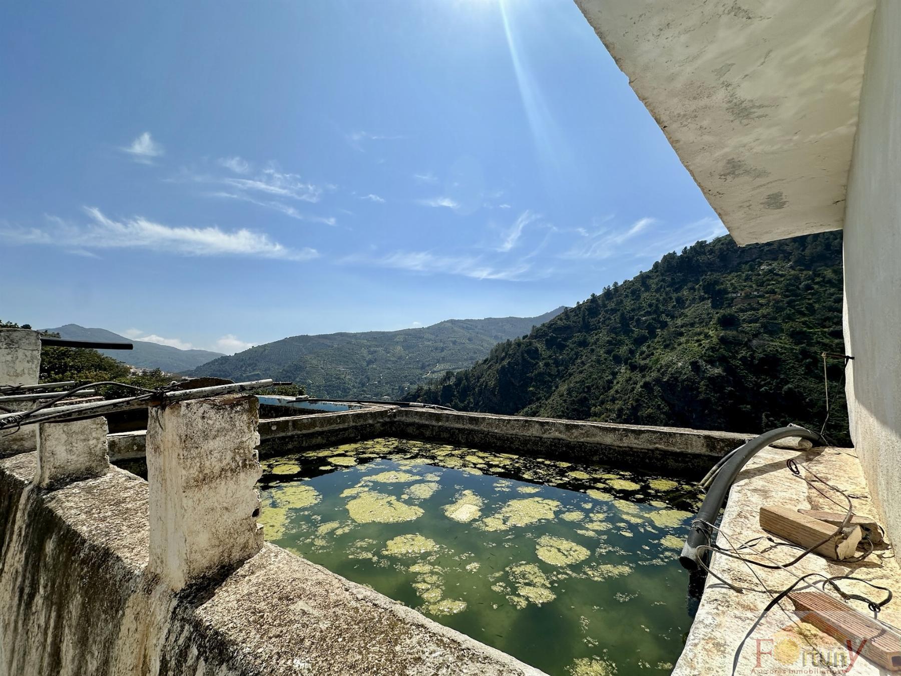 Venta de finca rústica en Otívar