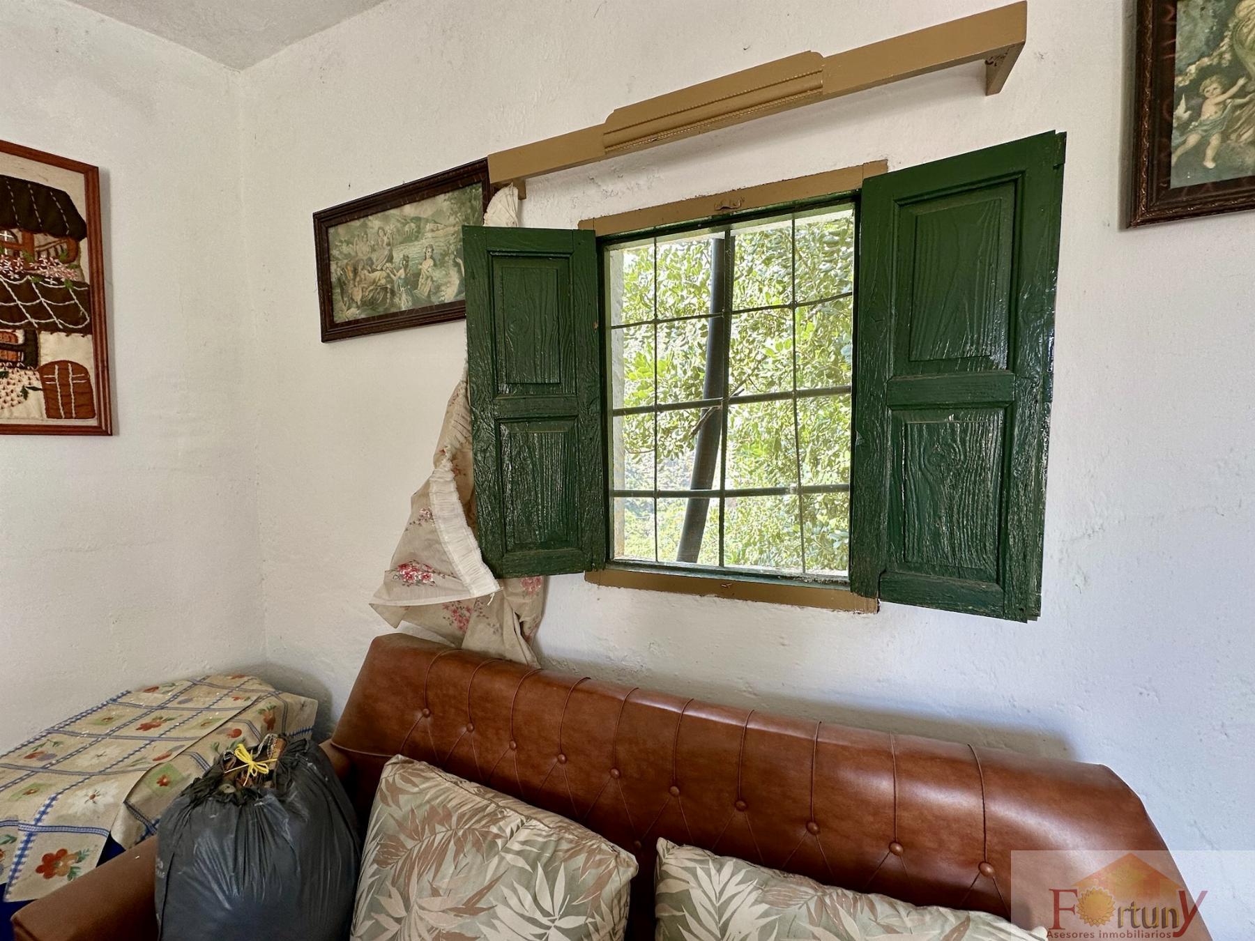 Venta de finca rústica en Otívar