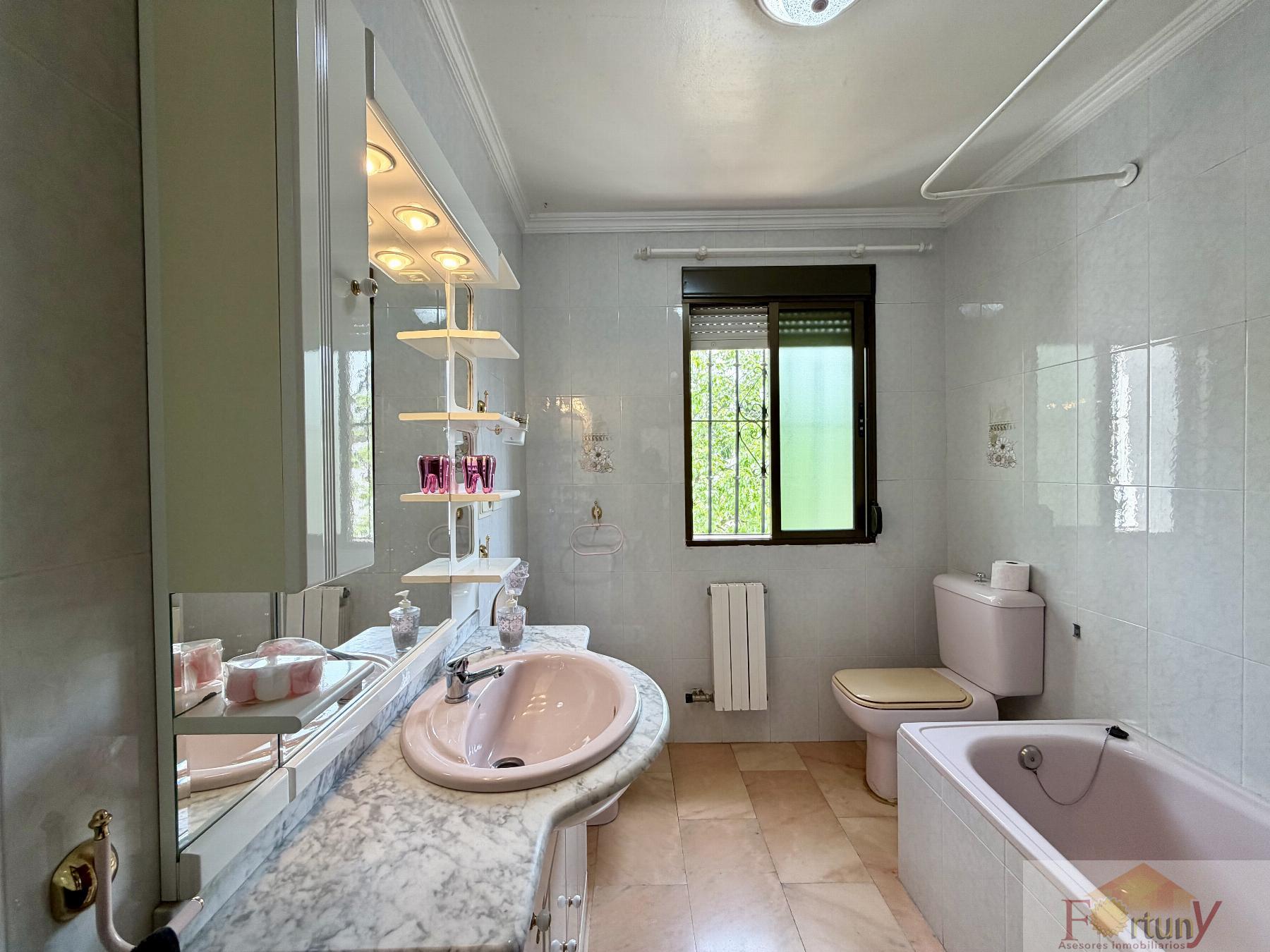 Venta de casa en Ogíjares