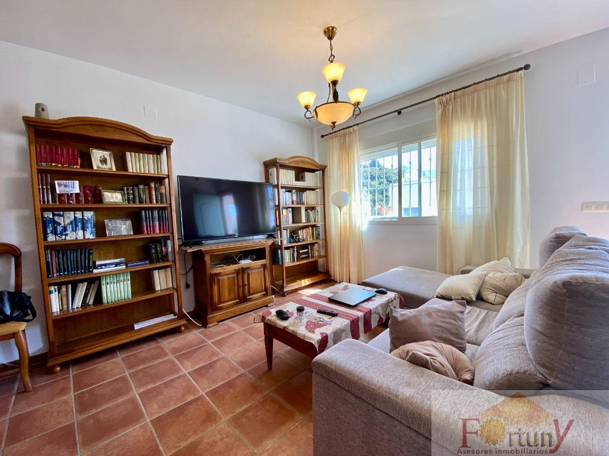 For sale of house in Almuñécar