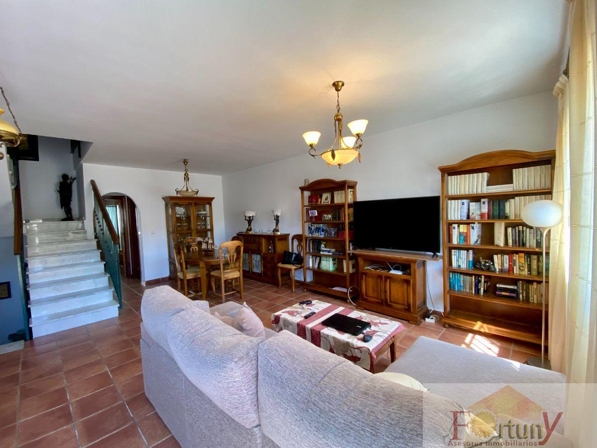 For sale of house in Almuñécar