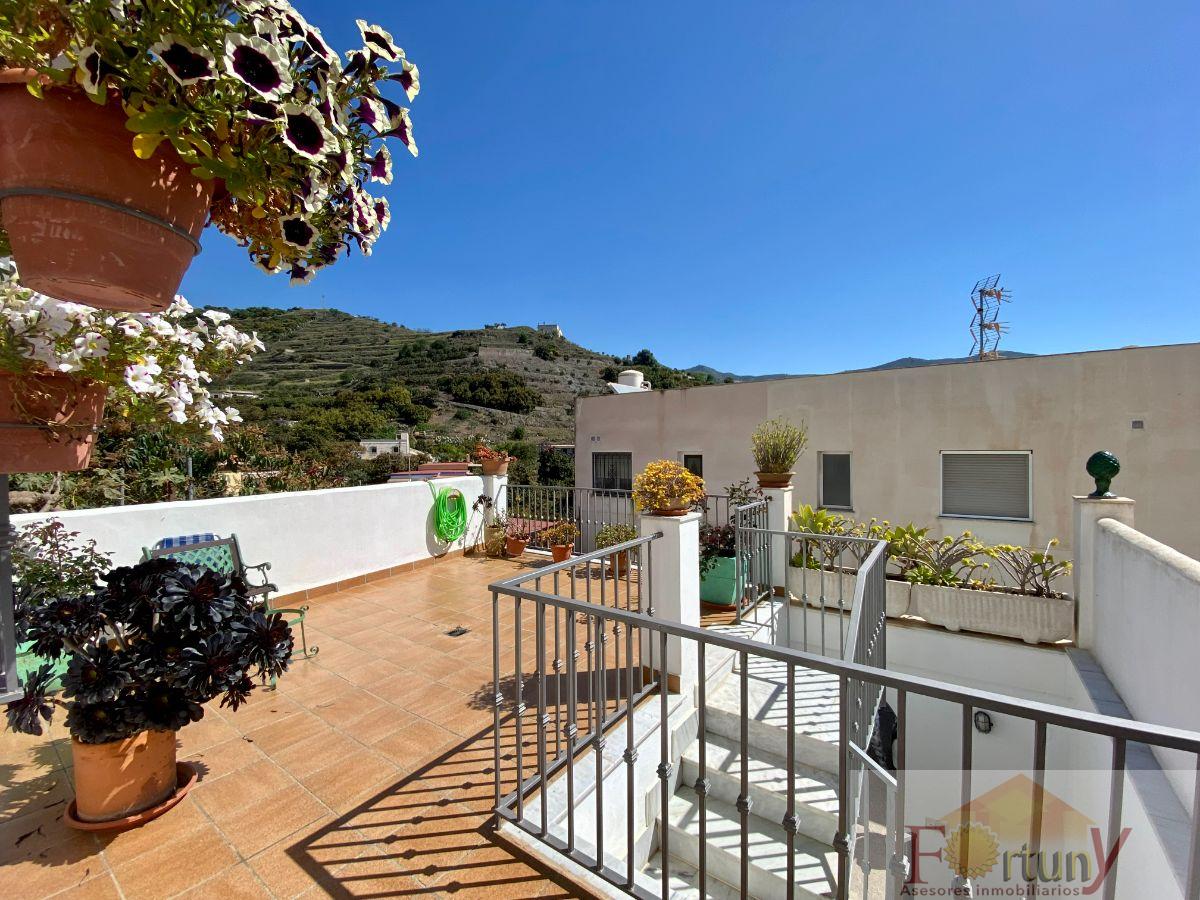 For sale of house in Almuñécar