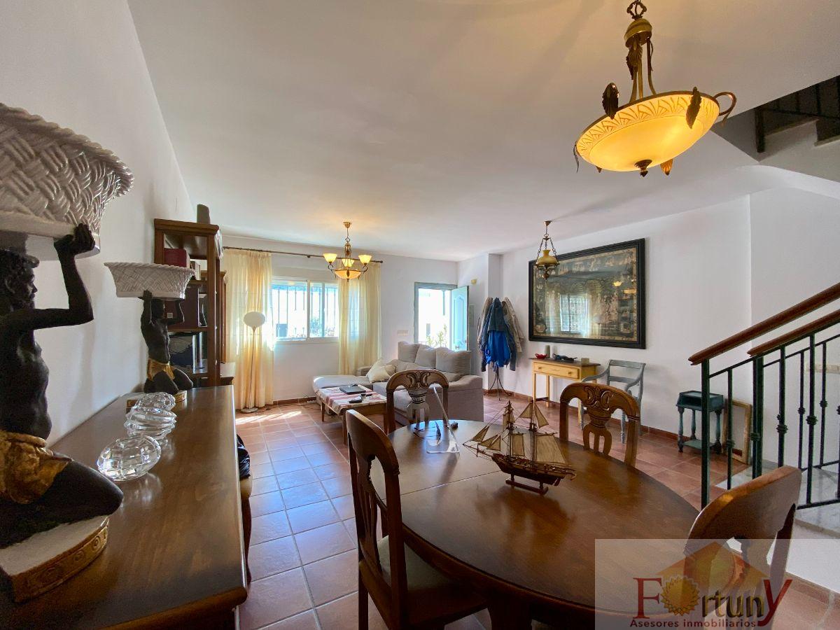 For sale of house in Almuñécar