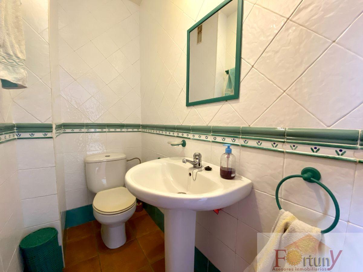 For sale of house in Almuñécar