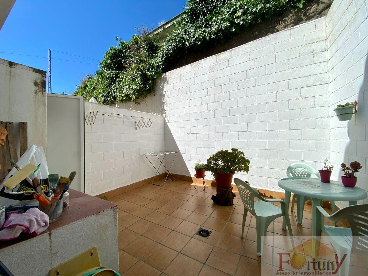 For sale of house in Almuñécar