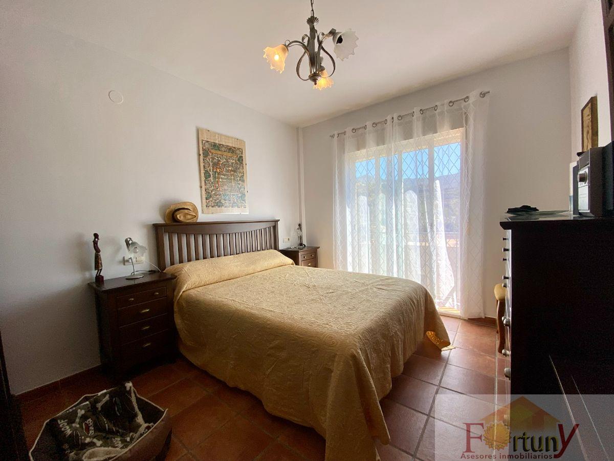For sale of house in Almuñécar
