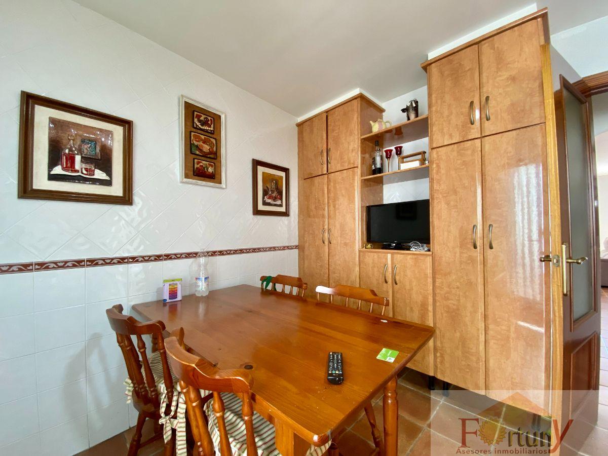 For sale of house in Almuñécar