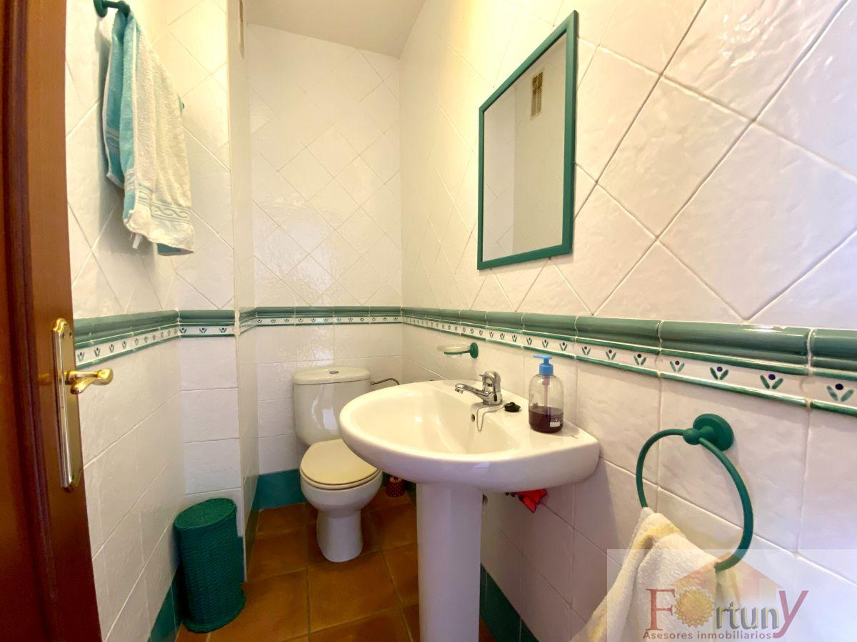 For sale of house in Almuñécar