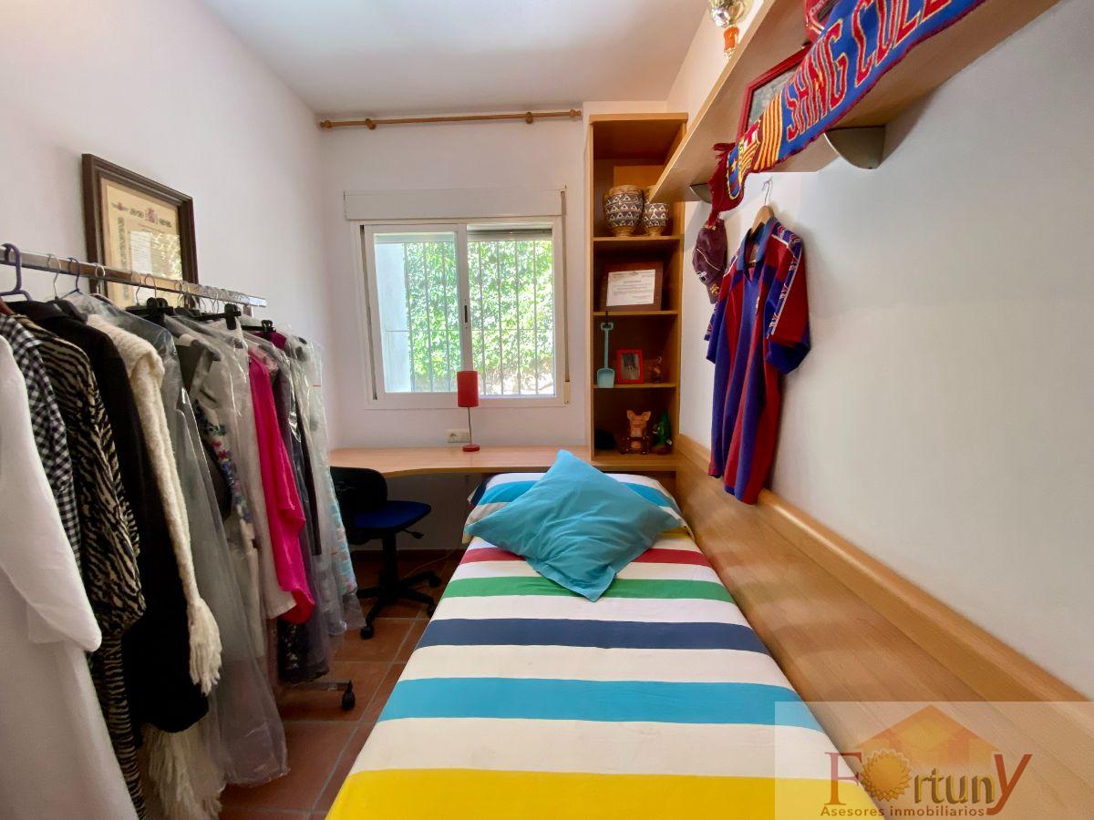 For sale of house in Almuñécar