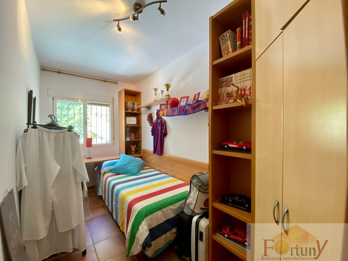 For sale of house in Almuñécar