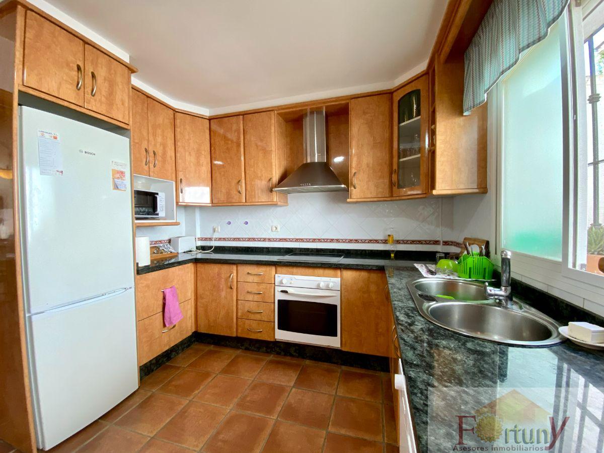 For sale of house in Almuñécar