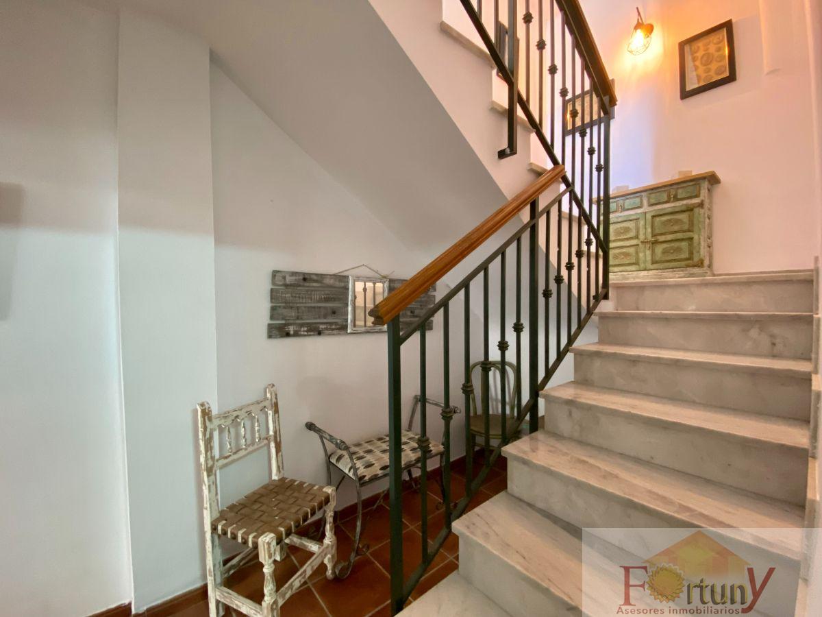 For sale of house in Almuñécar