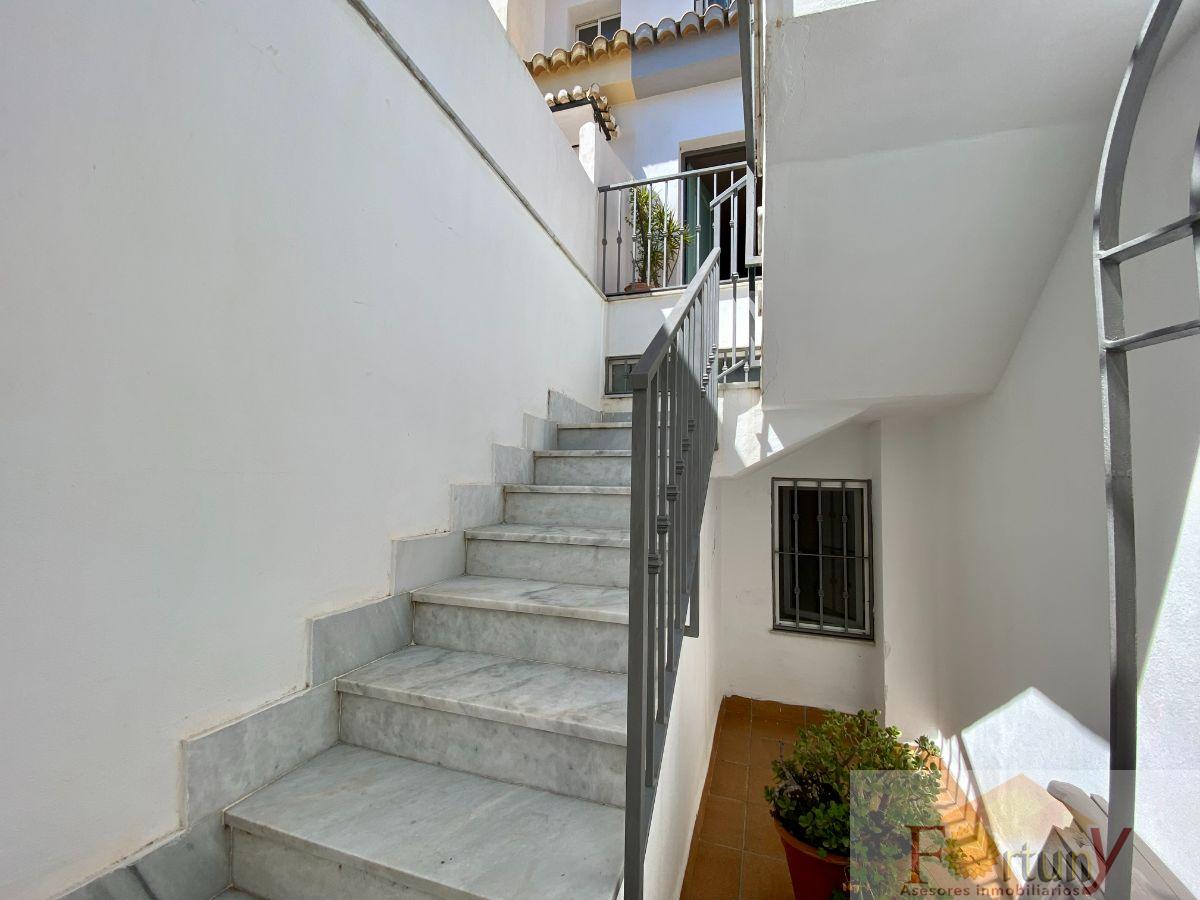 For sale of house in Almuñécar