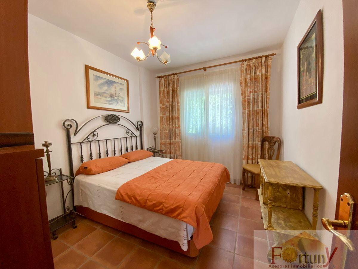 For sale of house in Almuñécar