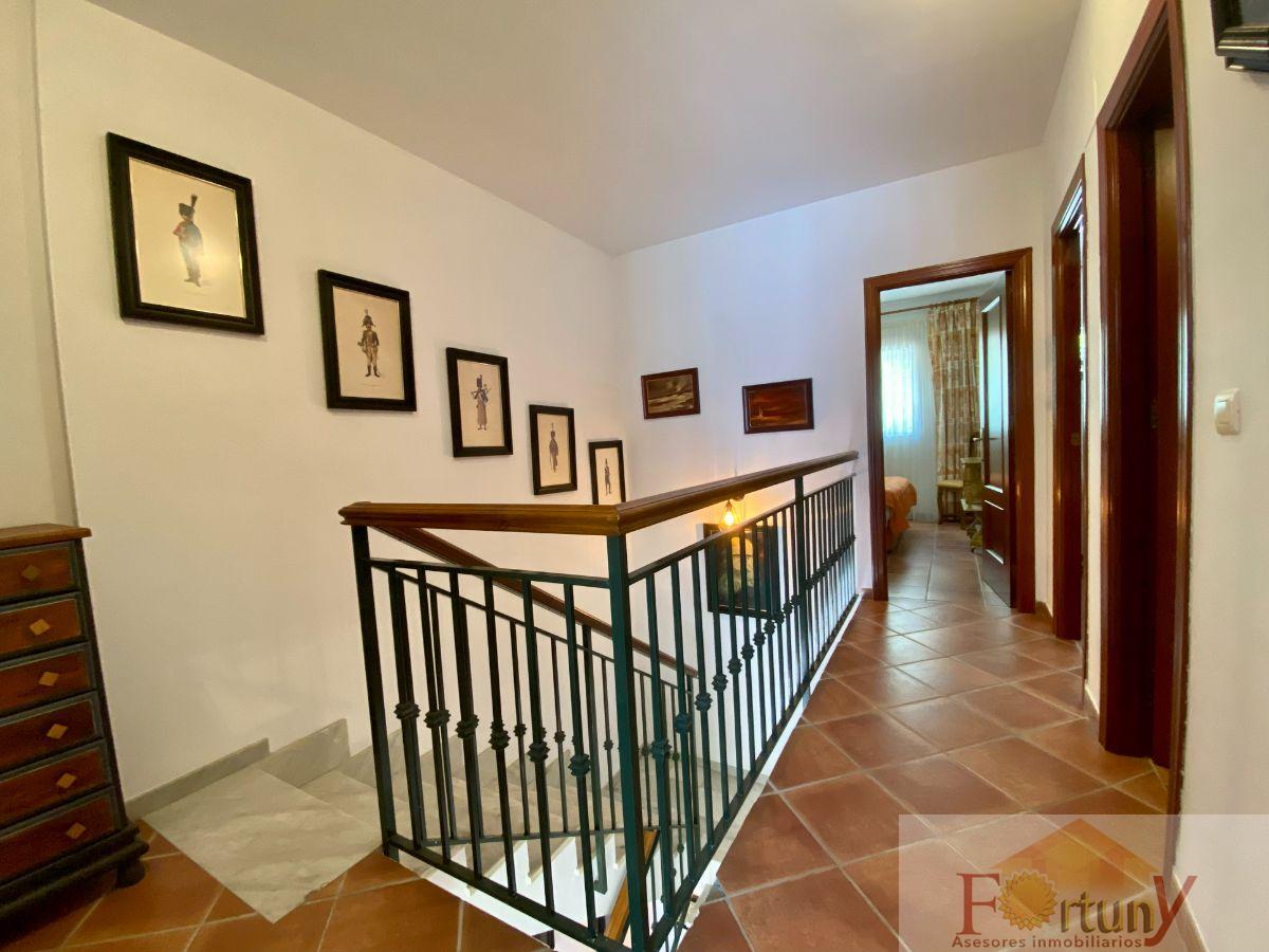 For sale of house in Almuñécar