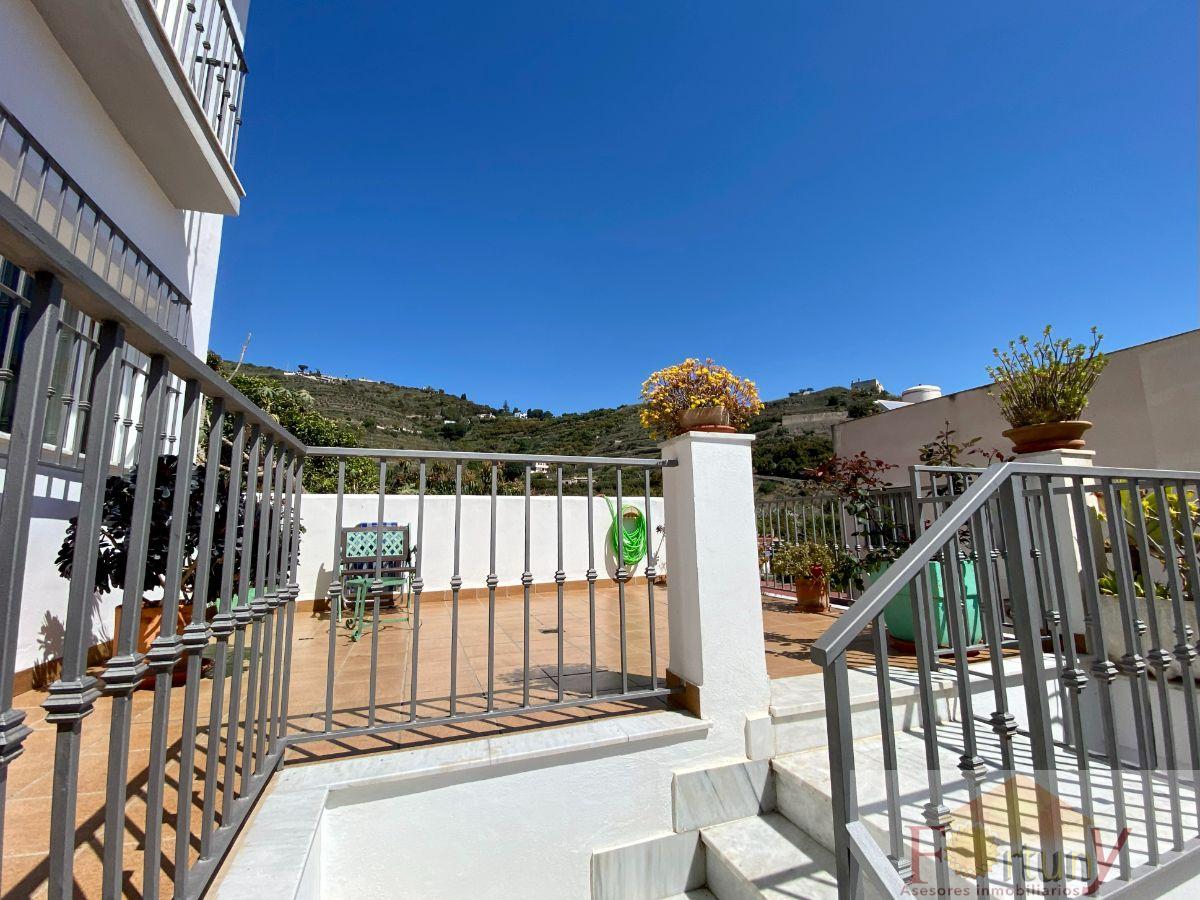 For sale of house in Almuñécar
