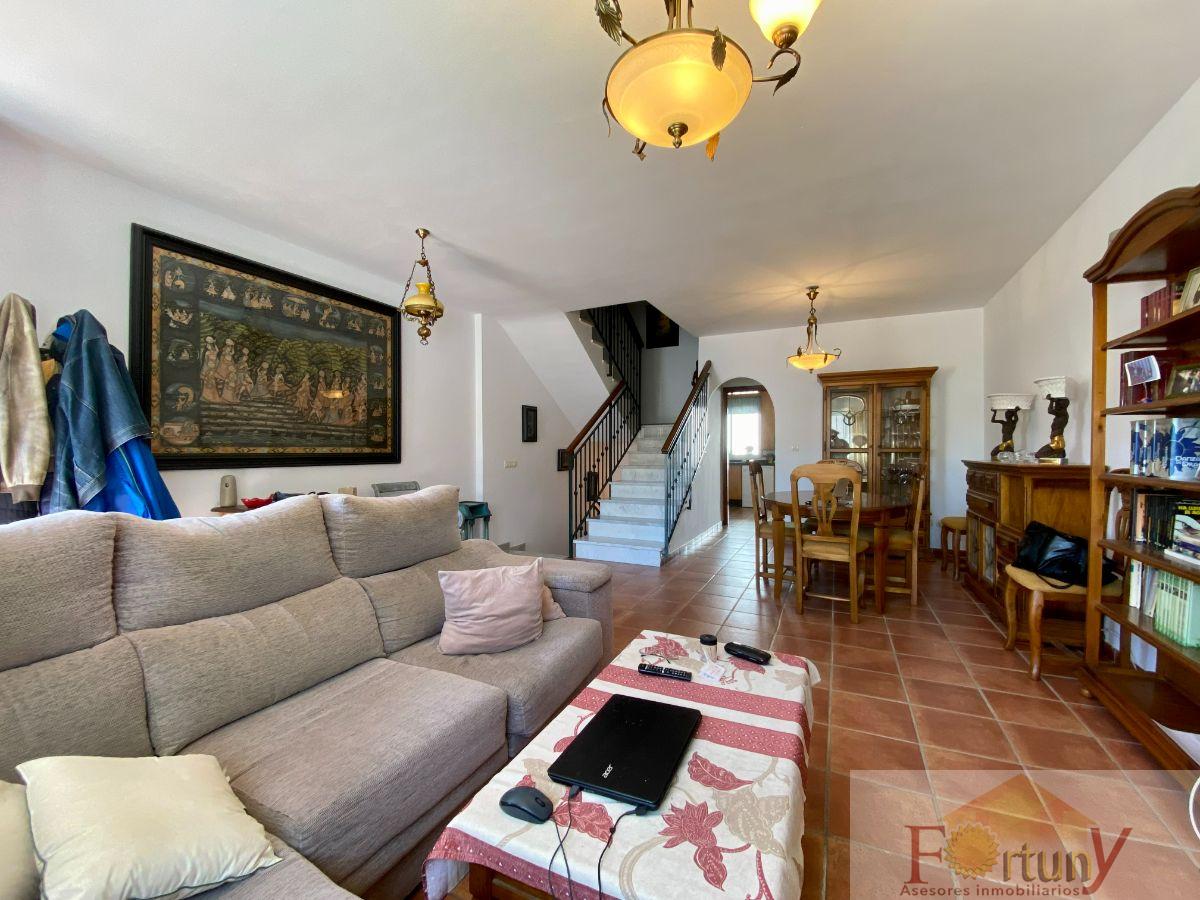 For sale of house in Almuñécar