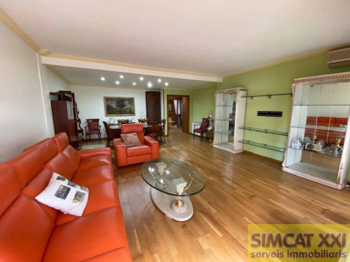 For sale of flat in Figueres