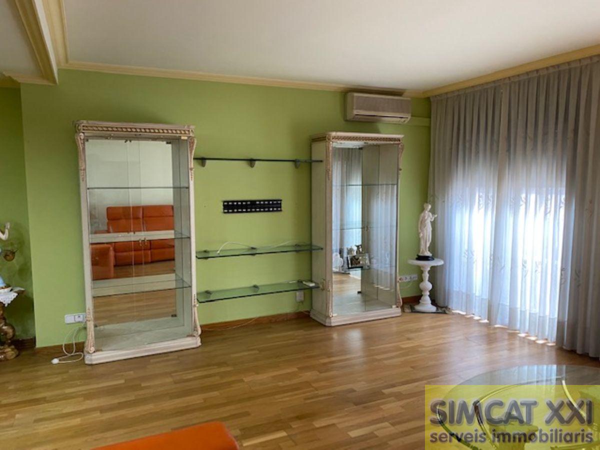For sale of flat in Figueres