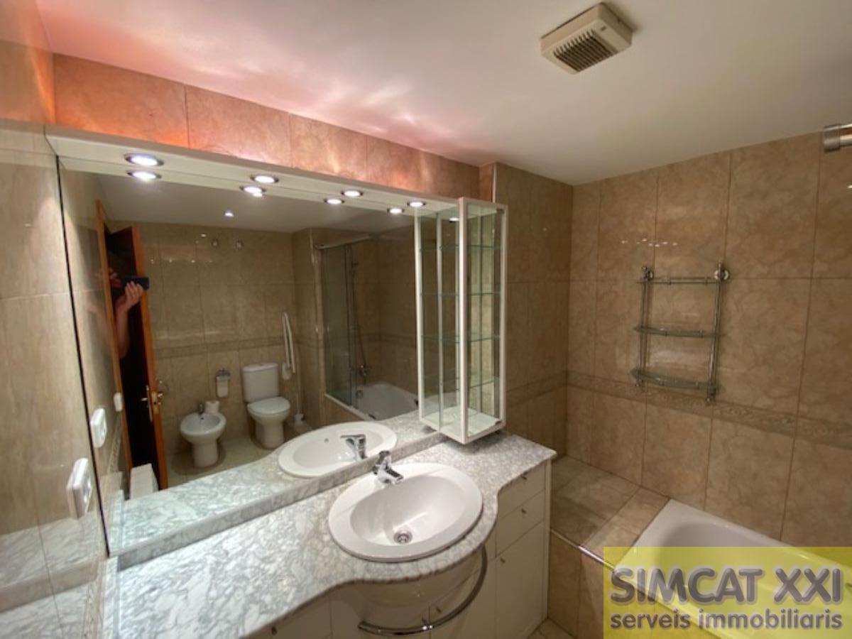 For sale of flat in Figueres