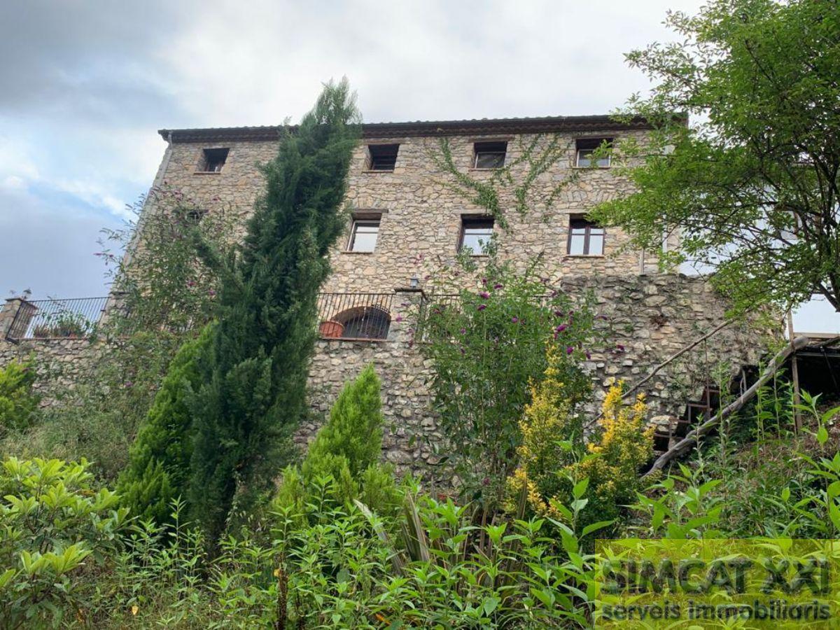 For sale of masia in La Vall de Bianya