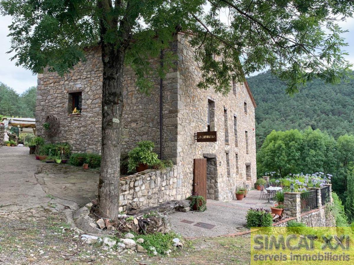 For sale of masia in La Vall de Bianya