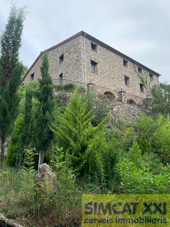 For sale of masia in La Vall de Bianya