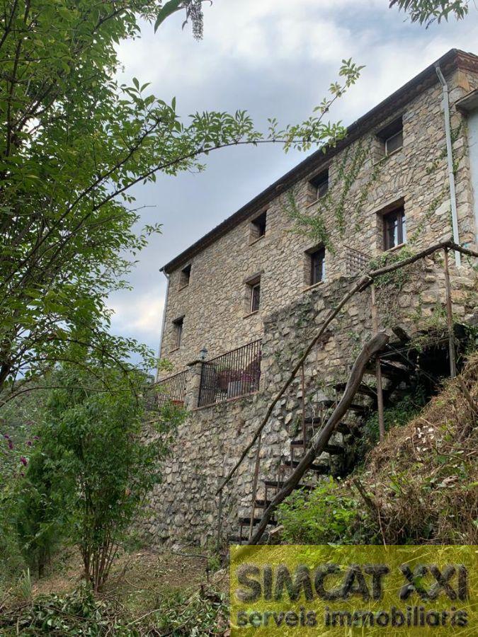 For sale of masia in La Vall de Bianya
