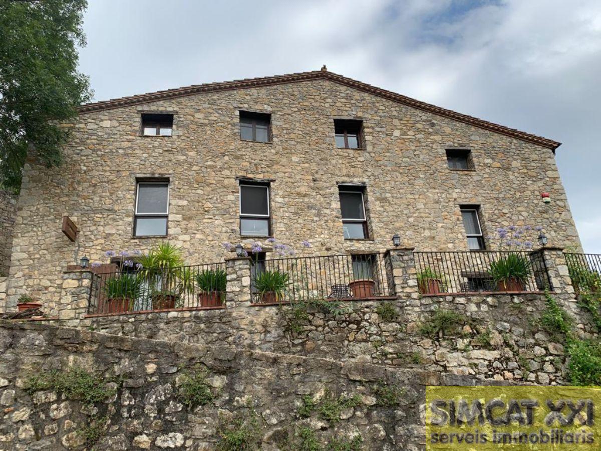 For sale of masia in La Vall de Bianya