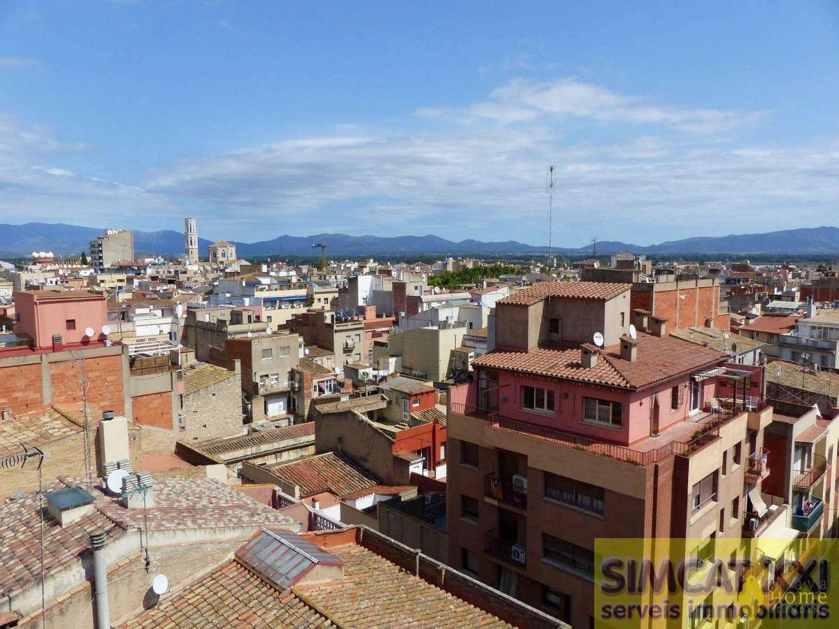 For sale of penthouse in Figueres