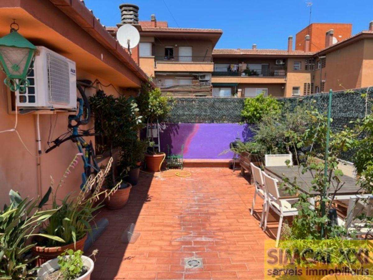 For sale of penthouse in Figueres