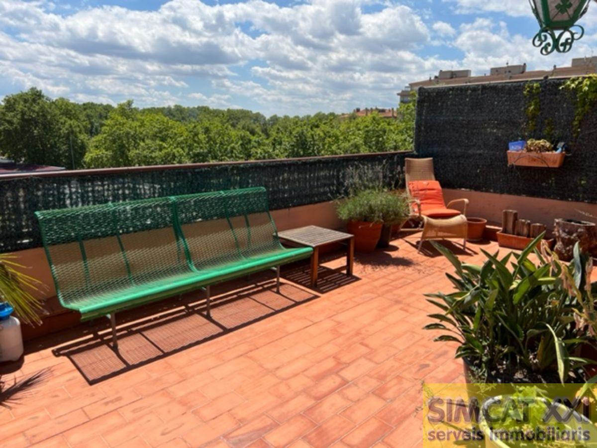 For sale of penthouse in Figueres