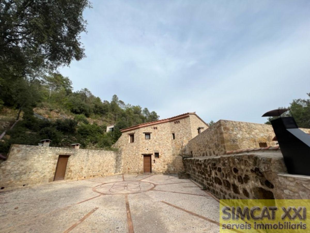 Venda de masia a Cabanelles