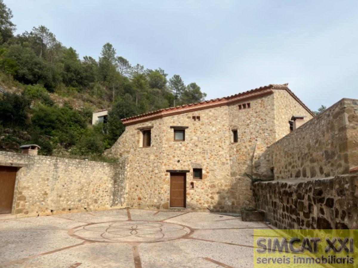 For sale of masia in Cabanelles