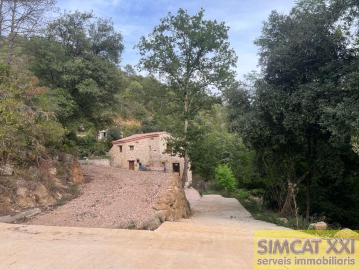 For sale of masia in Cabanelles