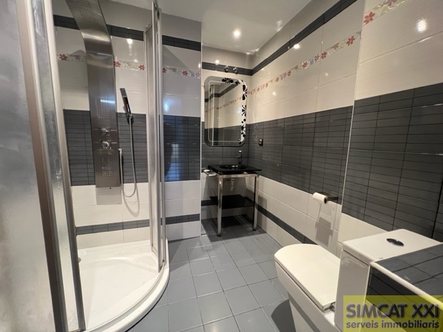 For sale of flat in Figueres
