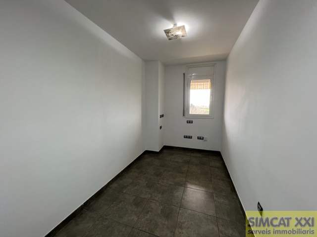 For sale of flat in Figueres