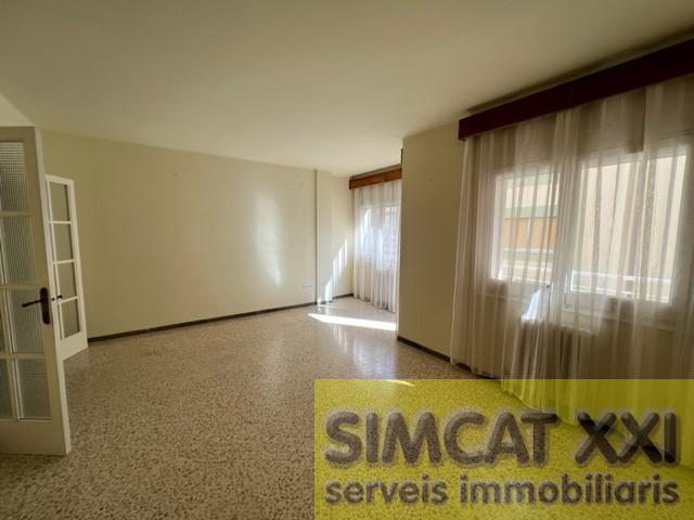 For sale of flat in Figueres