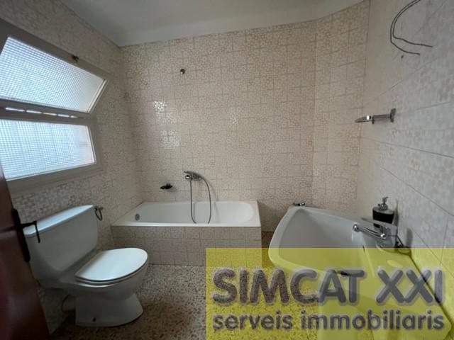 For sale of flat in Figueres