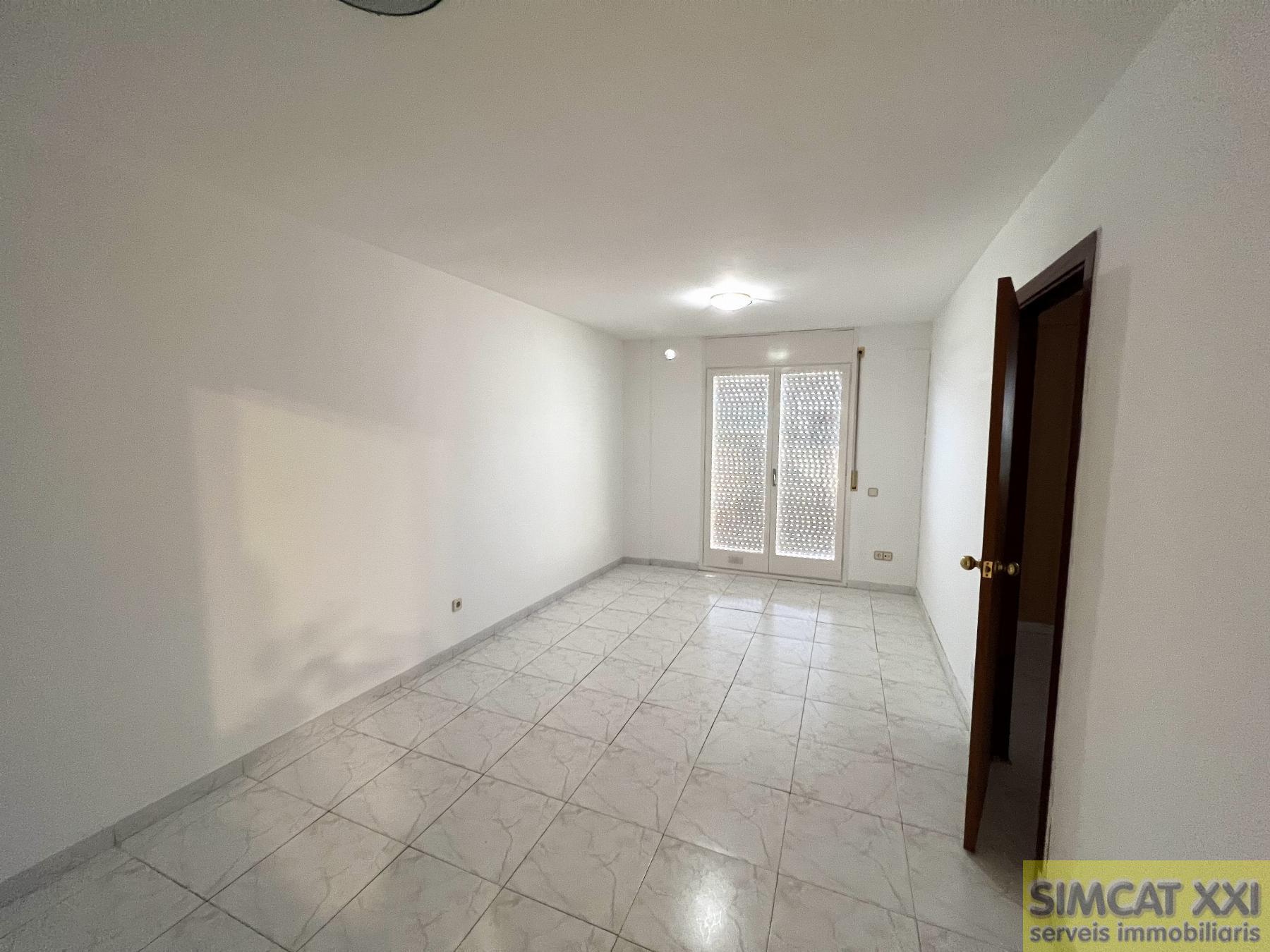 For sale of flat in Figueres