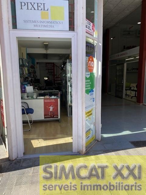 For sale of commercial in Figueres