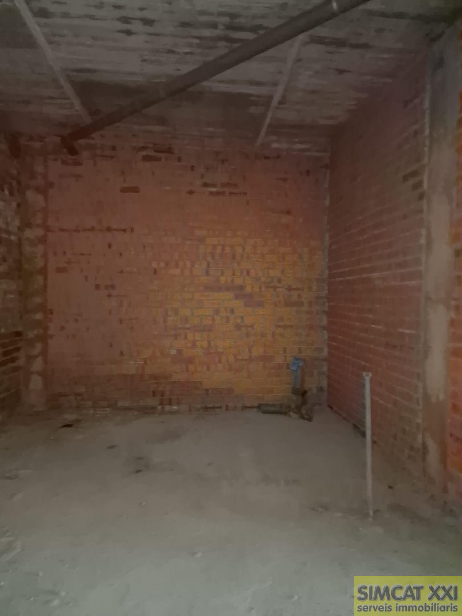 Venta de local comercial en La Bisbal D’Empordà