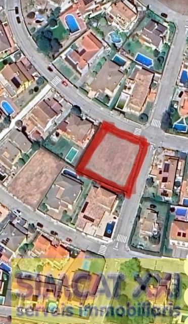 Venda de terreny a Avinyonet de Puigventós