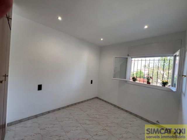 For sale of flat in Figueres