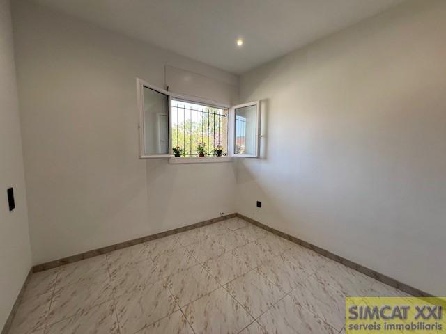 For sale of flat in Figueres