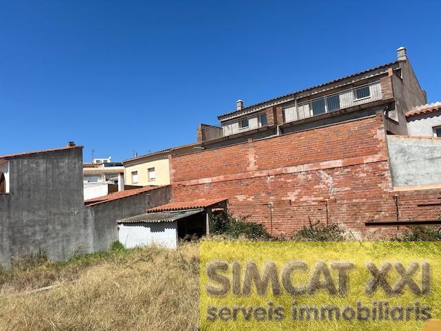 For sale of land in L´Escala