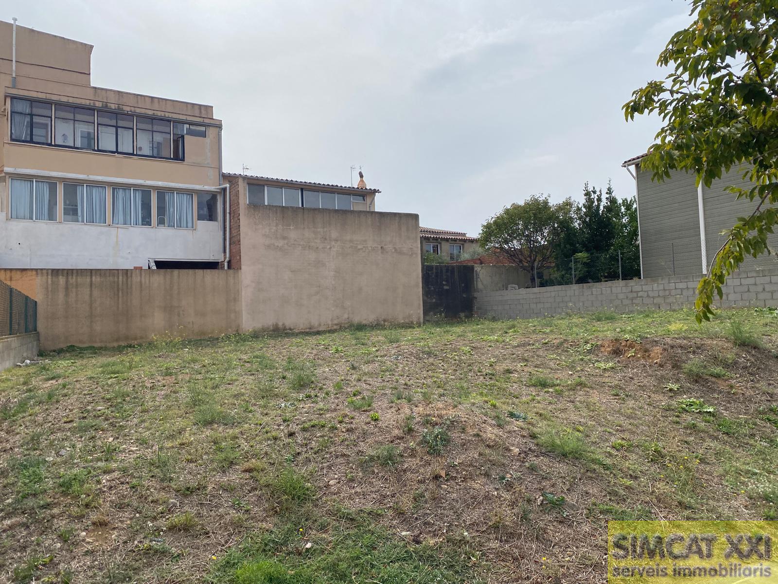 For sale of land in Vilafant